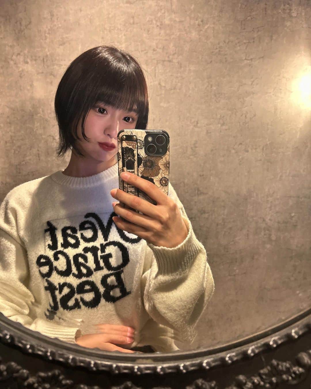 山田菜々美のインスタグラム：「.  イメチェンかな…？🐺🖤 .」
