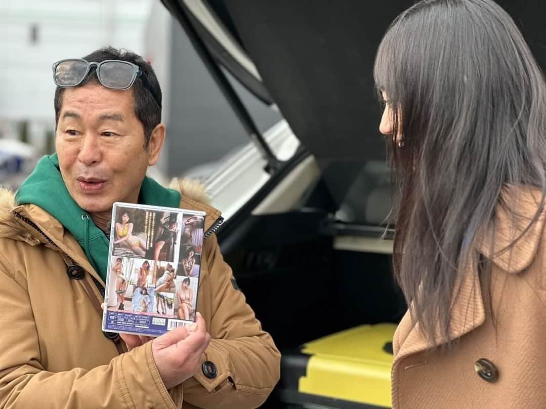 相沢菜々子さんのインスタグラム写真 - (相沢菜々子Instagram)「土屋さんにDVDもらっていただきました🤣✨✨ #ナナブンノハチ」2月3日 20時08分 - nanako_aizawa