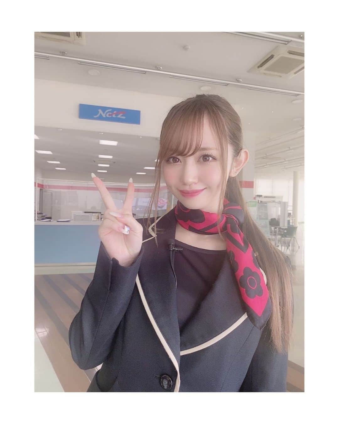のインスタグラム：「もうすぐWeb CMあがるかも、、！♡♡ どうも、ネッツトヨタ西日本の受付嬢です🎀🖤」