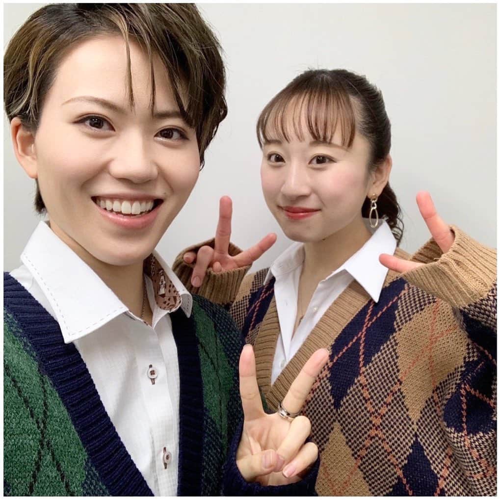 茉玲さや那のインスタグラム：「⁡ ⁡ 遅ばせながら トーク＆ライブ 夜の部の投稿を☺️🎤✨ ⁡ フライヤーの時のカーディガンをいっしょに着ました！ ヘアスタイルはポニーテールに🐴✨  ⁡昼の部も夜の部も みなさんが本当にあったかくて。 たっくさんのパワーを頂きました！！！ 嬉しかったな。楽しかったなっ。 やっぱり直接お会い出来るって素敵だなって 改めて感じた1日でした。  まいかのファンの皆様からも たくさんのお手紙やプレゼントを頂きまして。。 とても嬉しかったです。 全て大切に読ませて頂きました。 本当にありがとうございました🥺💓 ⁡ また皆様とお会い出来る日を楽しみにしております！！ 本当にありがとうございました。   #トークライブ  #思い出投稿  #飛龍つかさ  #茉玲さや那」