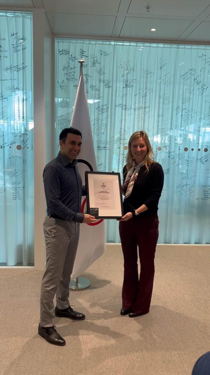 ガリア・ドボラクのインスタグラム：「4x @coe_es Olympian @galiadvorak paid a visit to Olympic House on 2 February!  The @wtt player signed the wall and received her OLY certificate of recognition from the World Olympians Association after a knock up with fellow Olympian, IOC Athletes’ Department Director @kaveh_mehrabi. 🤩🏓  #wall #signing #wallsigning #olympic #house #olympichouse #lausanne #switzerland #table #tennis #tabletennis #olympics #olympians #athletes #athlete365」