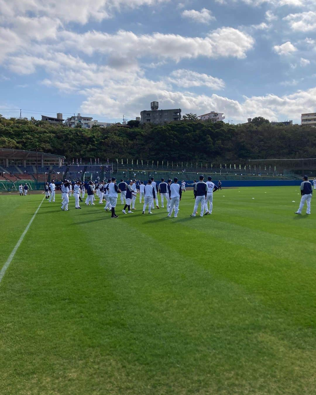 トニー・バーネットさんのインスタグラム写真 - (トニー・バーネットInstagram)「It’s great to be back with the squad! Baseball season is the best season. #2023 #yakult #yakultswallows #okinawa #npb」2月4日 6時51分 - tony.barnette