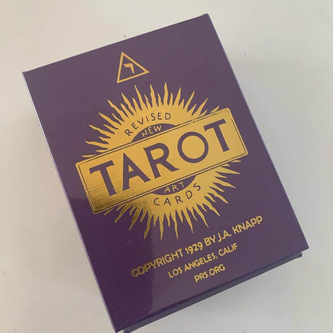 ブライス・ジョンソンのインスタグラム：「Just received my new/old Tarot deck from the @philosophical_research_society from legendary duo Manly P. Hall and J. Augustus Knapp. Legend has that the archaic symbolism represented here can lead to stages of enlightenment. Either way, it’s treasure to be sure! #tarot #tarotcards #tarotreading #manlyphall #jaugustusknapp #philosophicalresearchsociety」