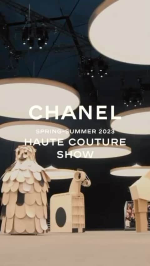 二階堂ふみのインスタグラム：「CHANEL SPRING-SUMMER2023 HAUTE COUTURE SHOW  @chanelofficial  #chanelhautecouture」