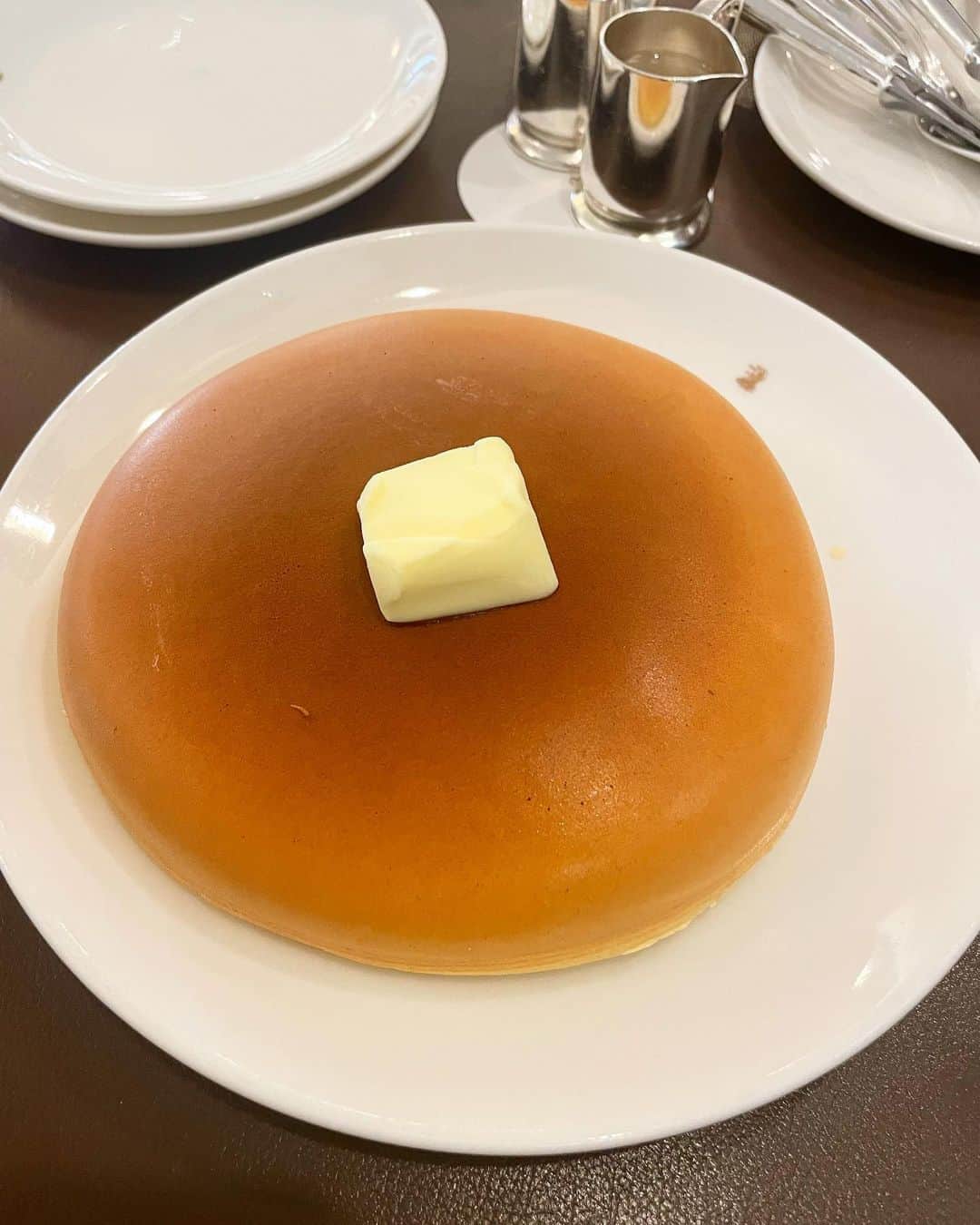 Yu-kiさんのインスタグラム写真 - (Yu-kiInstagram)「What I had in Tokyo🍷☕️🍣🥞 日本着いて初日に築地で食べたお寿司から始まり、外食がほとんどだったけど家でゆっくりも良かった🫶🏻東京に住んだ事ないから行きつけとかないけど、これからいろいろ知っていきたい😌#tokyo#japan」2月4日 8時08分 - yu_ki96