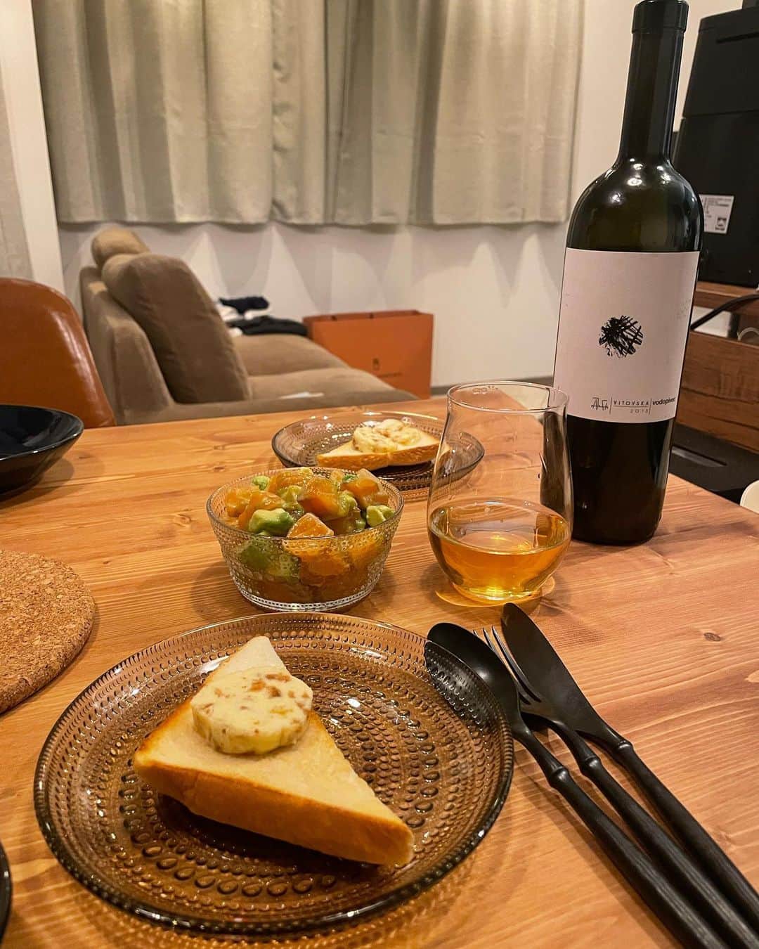 Yu-kiさんのインスタグラム写真 - (Yu-kiInstagram)「What I had in Tokyo🍷☕️🍣🥞 日本着いて初日に築地で食べたお寿司から始まり、外食がほとんどだったけど家でゆっくりも良かった🫶🏻東京に住んだ事ないから行きつけとかないけど、これからいろいろ知っていきたい😌#tokyo#japan」2月4日 8時08分 - yu_ki96