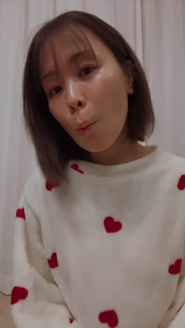 JUNのインスタグラム：「恵方巻き配信👹  #恵方巻き #恵方巻 #節分 #asmr #配信 #配信ライブ」