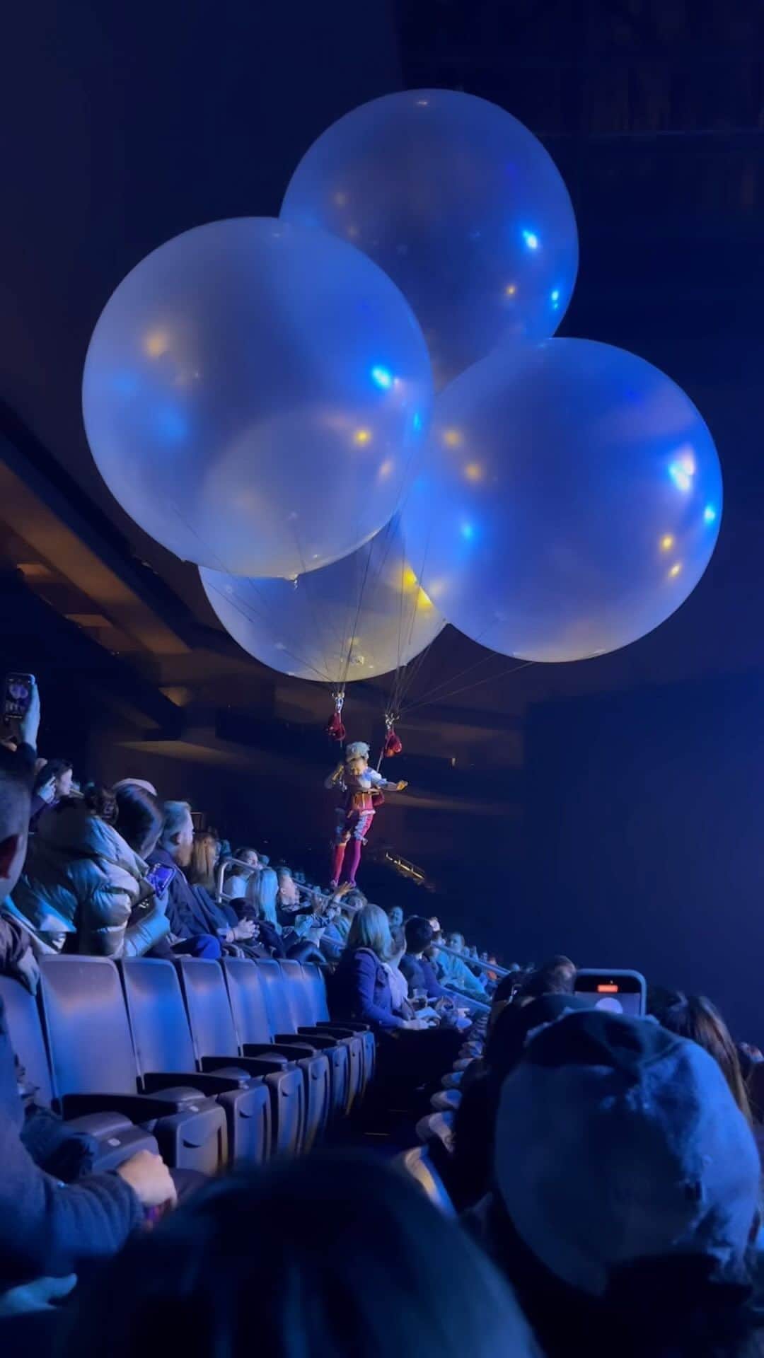 リンジー・モーガンのインスタグラム：「To dream a Dream again…✨」