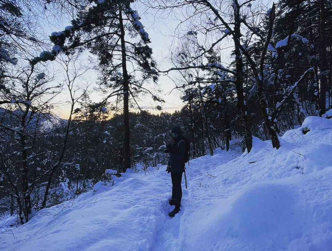 スルギさんのインスタグラム写真 - (スルギInstagram)「“Pebrero tres”  📸:Christian Ardie Dawal  #sony  #photography  #naturephotography  #dji  #norway  #winter  #snow  #foryou  #videography」2月4日 1時19分 - kristiandawal29