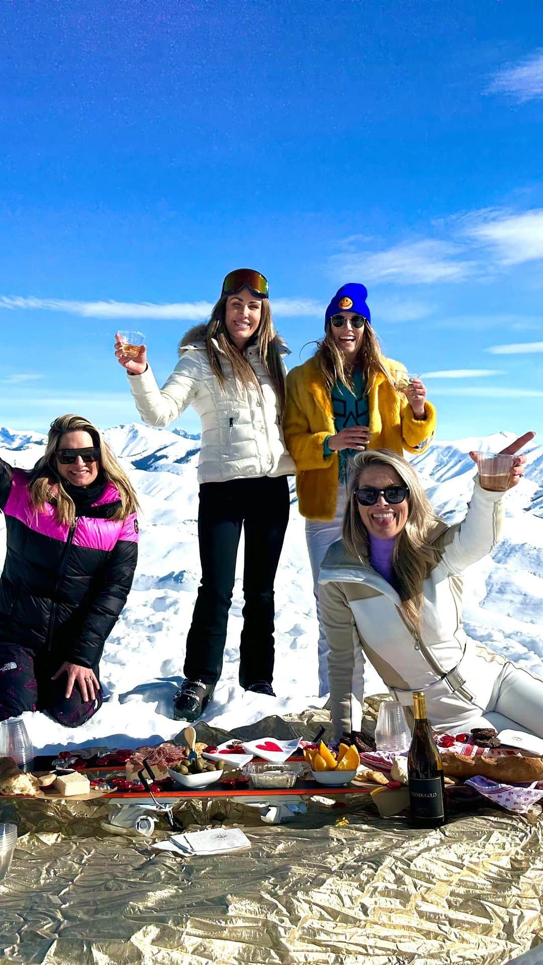 アリ・ラーターのインスタグラム：「Galantine’s day with my girls!!! Who needs a stuffy restaurant or pressured romance night? Not me! All I want are my girls, a baguette, cheese, and wine!!! Pack a backpack, flip your skis to make a charcuterie tray, and let the Forever Gold Flow! ✨🍷❤️💋✨20% off with my code FOREVERGAL ✨」
