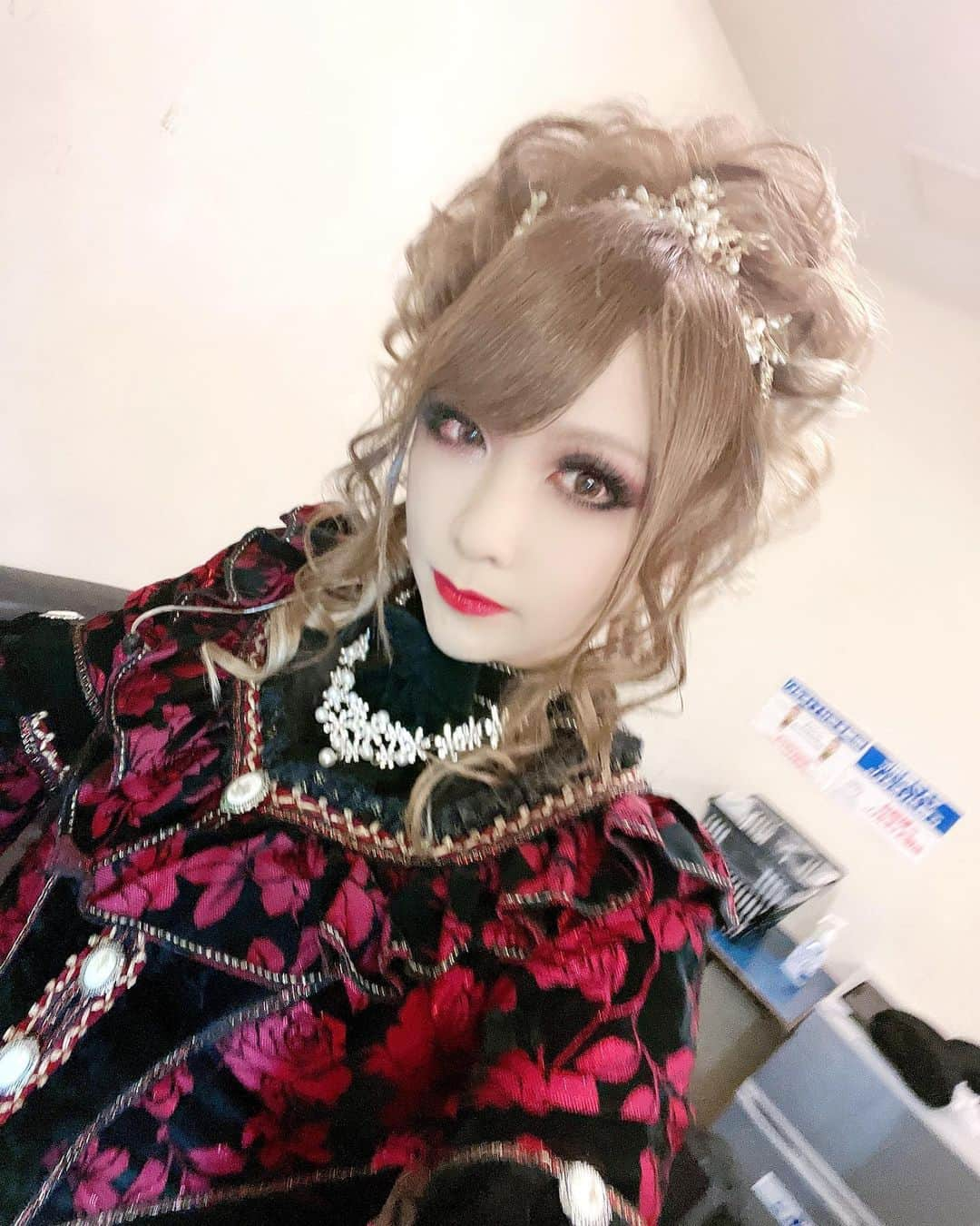 HIZAKIさんのインスタグラム写真 - (HIZAKIInstagram)「#Versailles  15th Anniversary Tour -Holy Grail-  名古屋ボトムライン  #HIZAKI #KAMIJO」2月4日 2時42分 - hizaki_official