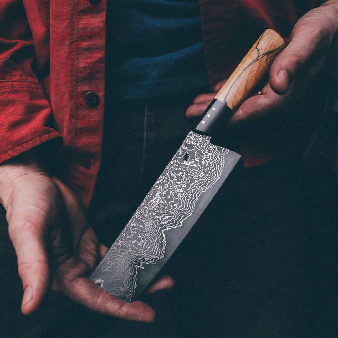 グロウン＆ソーンのインスタグラム：「@heartwoodforge is a custom knife maker out of Tennessee. Check out his work, we’re pretty into it over here.」