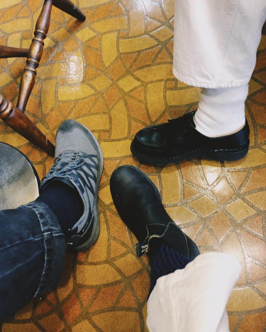 菊池亜希子さんのインスタグラム写真 - (菊池亜希子Instagram)「靴下ぜんいんROTOTOだった日☕️ @rototo_official   洗っても洗ってもへこたれないよ。 ハイソックスも、良さそうだなぁ。  #編集長日記だよ 📖📷🖋」2月4日 8時51分 - kikuchiakiko_official
