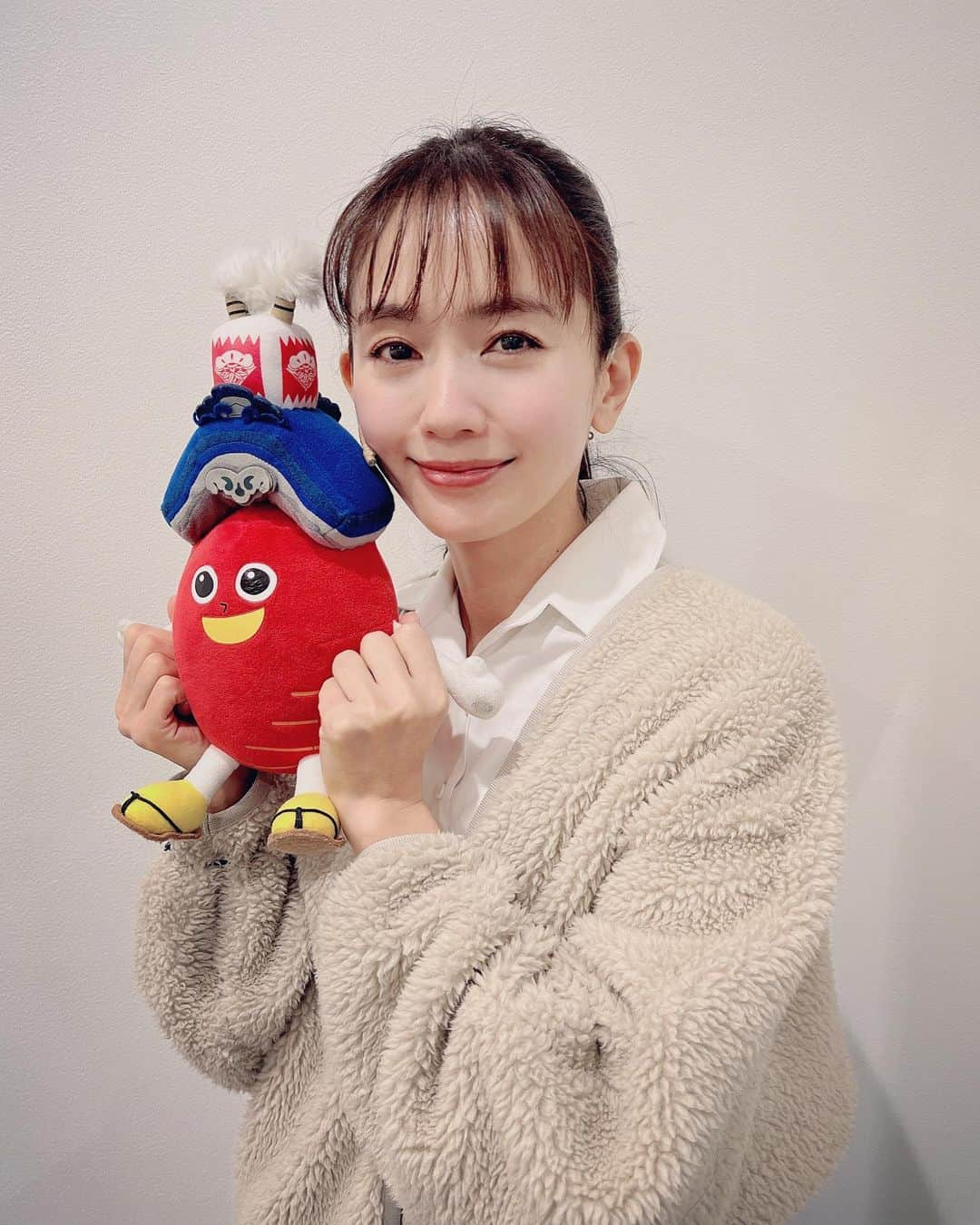 中村ゆりさんのインスタグラム写真 - (中村ゆりInstagram)「本番まであと少し。 みなみーなちゃんと。  喜んでいただけますように。  #歌うシャイロック  @kyoto_minamiza_theater  @hakataza_gram  #サンシャイン劇場」2月4日 9時55分 - yurinakamurawoori