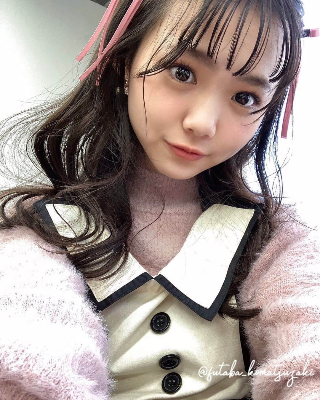 小松崎ふたばさんのインスタグラム写真 - (小松崎ふたばInstagram)「🌱  バレンタインチョコは買う派？手作り派？ 私は手作りしてみたい派です🍫 ニコラ3月号の『みーんな大成功バレンタインBOOK』では手作りチョコレシピやラッピングなど紹介しているので参考にしてみてね💞  #バレンタイン#ニコラ#nicola#ニコラ3月号発売中#ニコモ#小松崎ふたば#🌱」2月4日 11時14分 - futaba_komatsuzaki