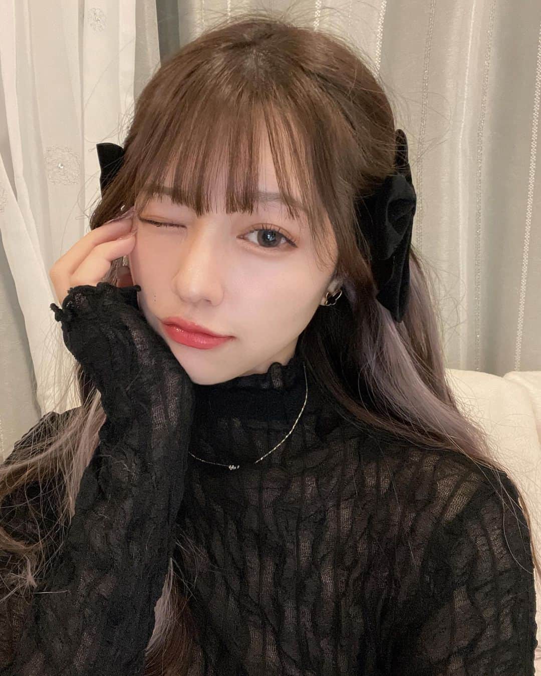 高木悠未のインスタグラム：「🖤🖤🦋🖤 2万いいねチャレンジ！！  シェアボタンでストーリー載っけたりして広めてほしいです🥺🖤」