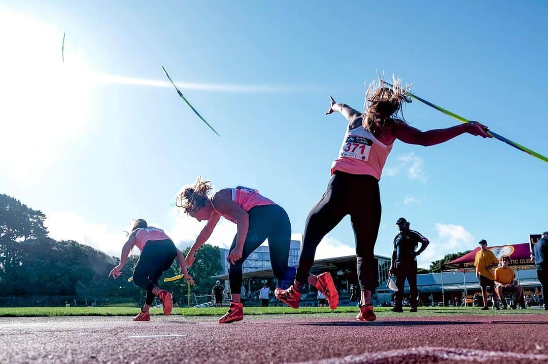 Tori Peetersのインスタグラム：「Offft.. 😮‍💨 and just like that, the 2023 season opener is on the board.   A bit messy here and there but 59.12m is a start and I’m pretty darn excited for what this season holds 🦾  📸 @nkirknz with the epic shots #sportsfuelathlete #poweredbypics #javelinthrower #nordicsport #fieldandtrack #newzealand #capital #classic #rtb」