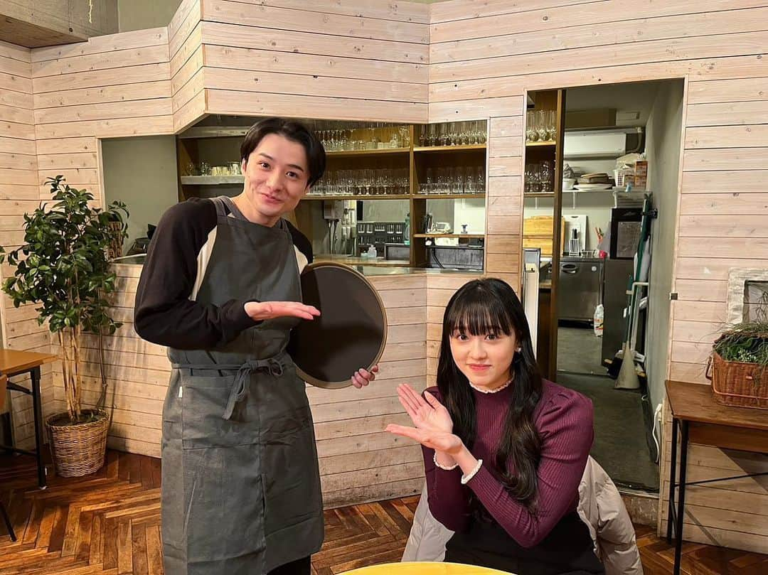 中尾百合音のインスタグラム：「テレビ東京#若手映像グランプリ2023 の｢#死にたい時に食べるメシ ｣に出演させていただきました。 私の回はKPOPが大好きな女の子のとある大事な日…という、とても面白い内容で、共感してくださる方も多いのではないのかなと思います❕(セリフや小道具などなど沢山こだわりが詰まってます🫶) ⁡ 優勝した作品は特番化されるというグランプリの予選です。 再生回数や一般投票もありますので、動画を沢山見ていただいて、投票にご協力いただけたらありがたいです🙇‍♀️ ⁡ 写真は同じ事務所の#横浜翔希 さんと🤳」