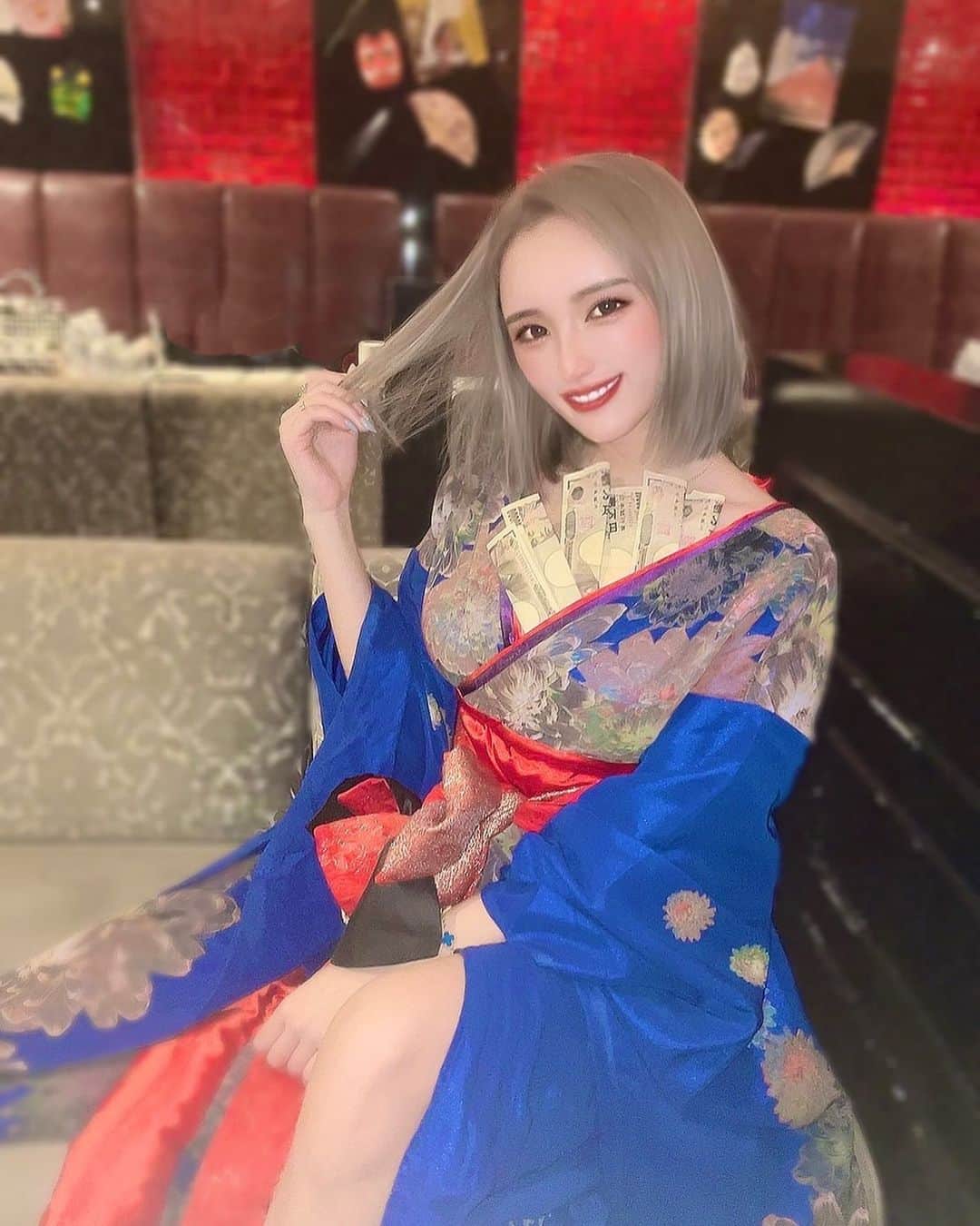 yurikaのインスタグラム：「花魁でありんす。 わちきに会いにおいでなんし💙💙」