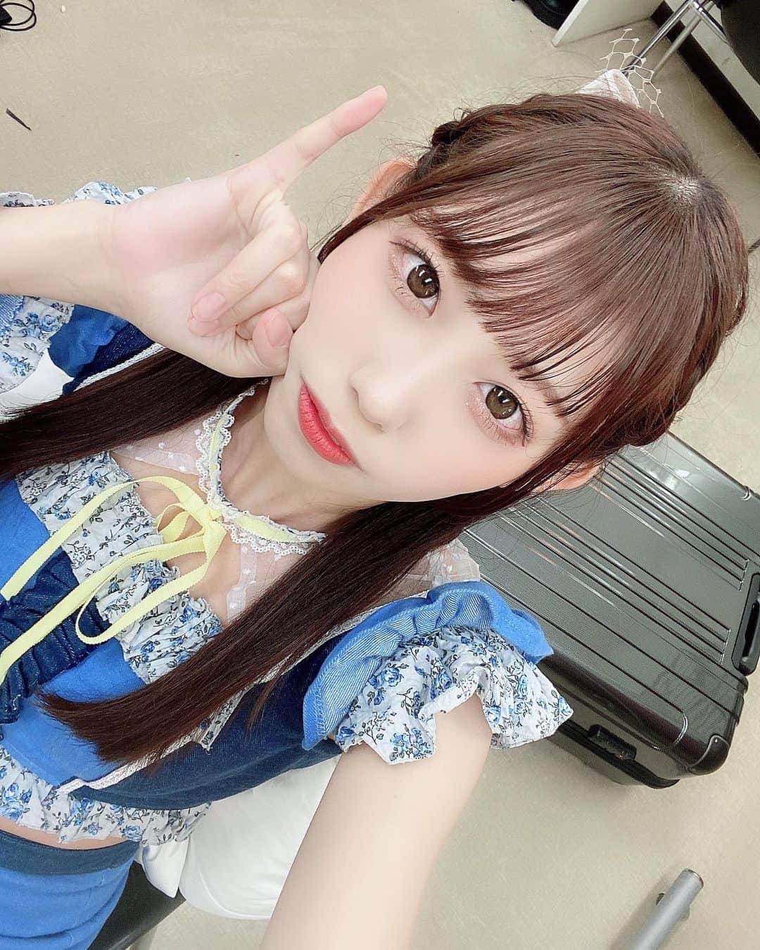 山岸奈津美のインスタグラム：「ずーっと一緒にいようね！！ 約束！！ . . .   #グラビア #水着 #ミスflash2019  #アイドル #モデル #撮影 #撮影会 #写真 #camera #gravure #グラドル」