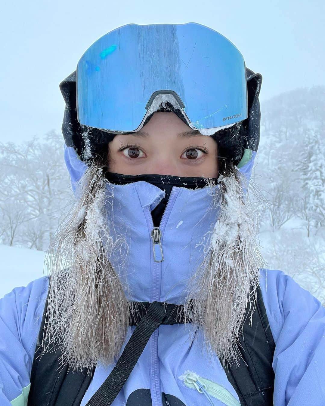 岩垂かれんのインスタグラム：「❄️Frozen❄️  マイナス20℃越え、丸一日山の中 ゴーグルあげたらみんなりんごパンダ🐼🍎  #色々痛い #マスカラ飛び散るの巻」