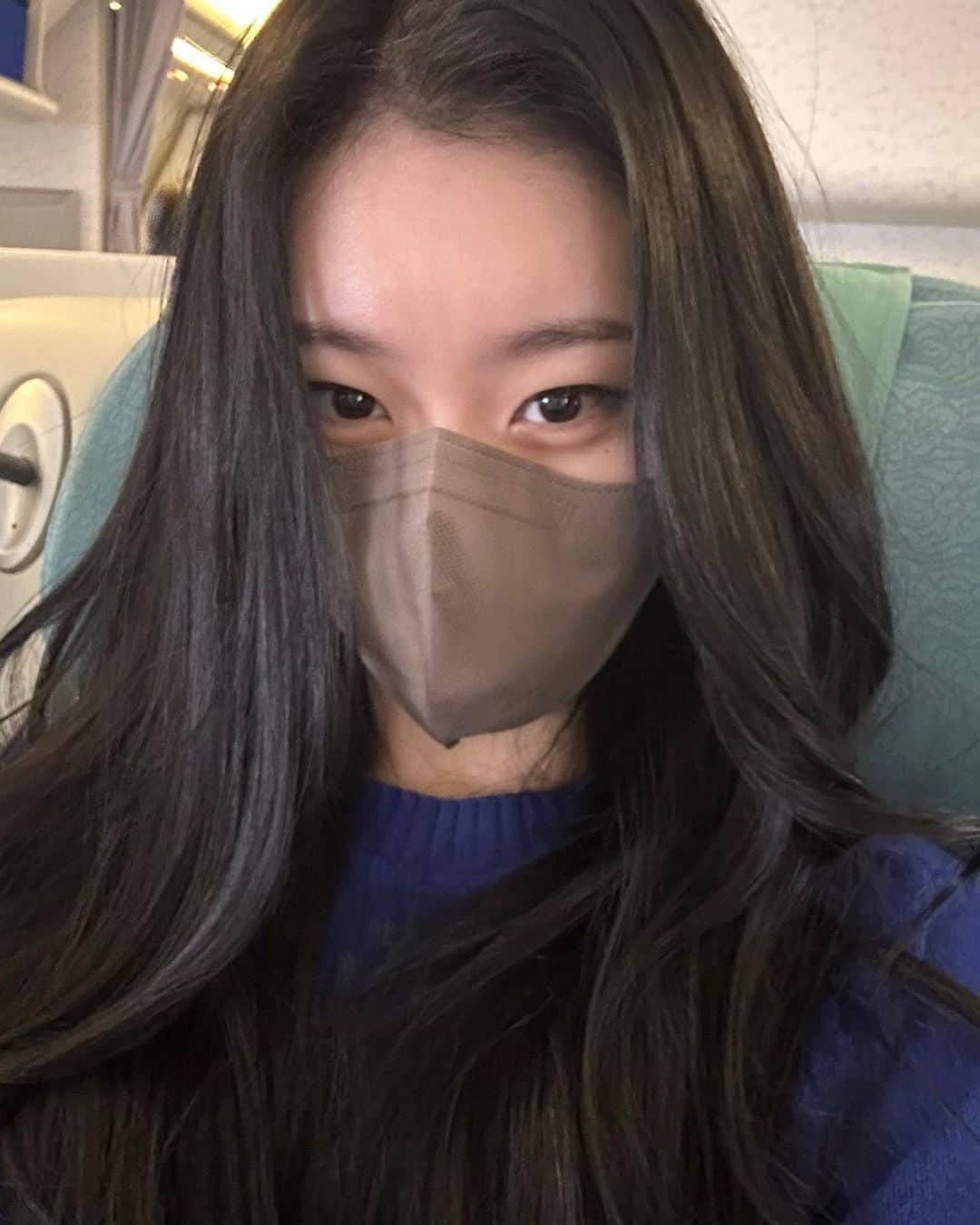 チェリョンさんのインスタグラム写真 - (チェリョンInstagram)「have a great day 💙☁️」2月4日 18時51分 - chaeryeongs.itzy