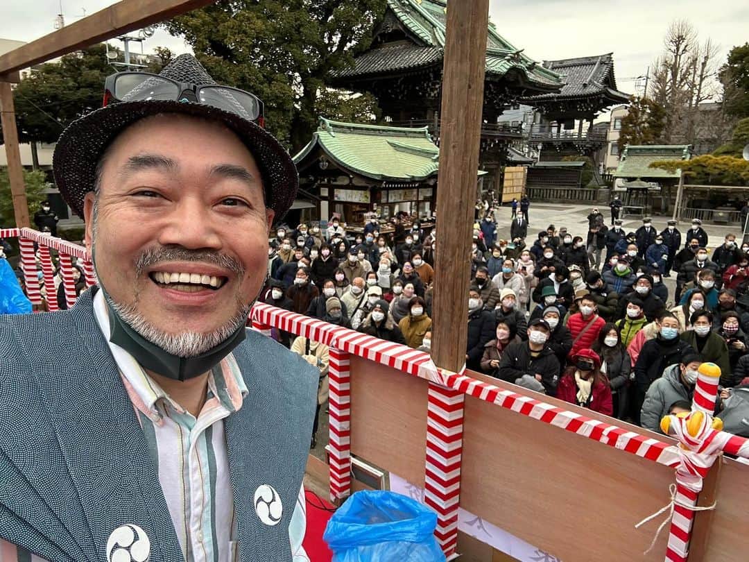ふじいあきらさんのインスタグラム写真 - (ふじいあきらInstagram)「昨日は三年ぶりの豆まきイベントでした。 いつもお世話になっている新里開発（株）さまのご一行にまざって豆まきと宴会の余興をさせて頂きました。  とても楽しかったです❗️」2月4日 19時01分 - fujiiakiramagic