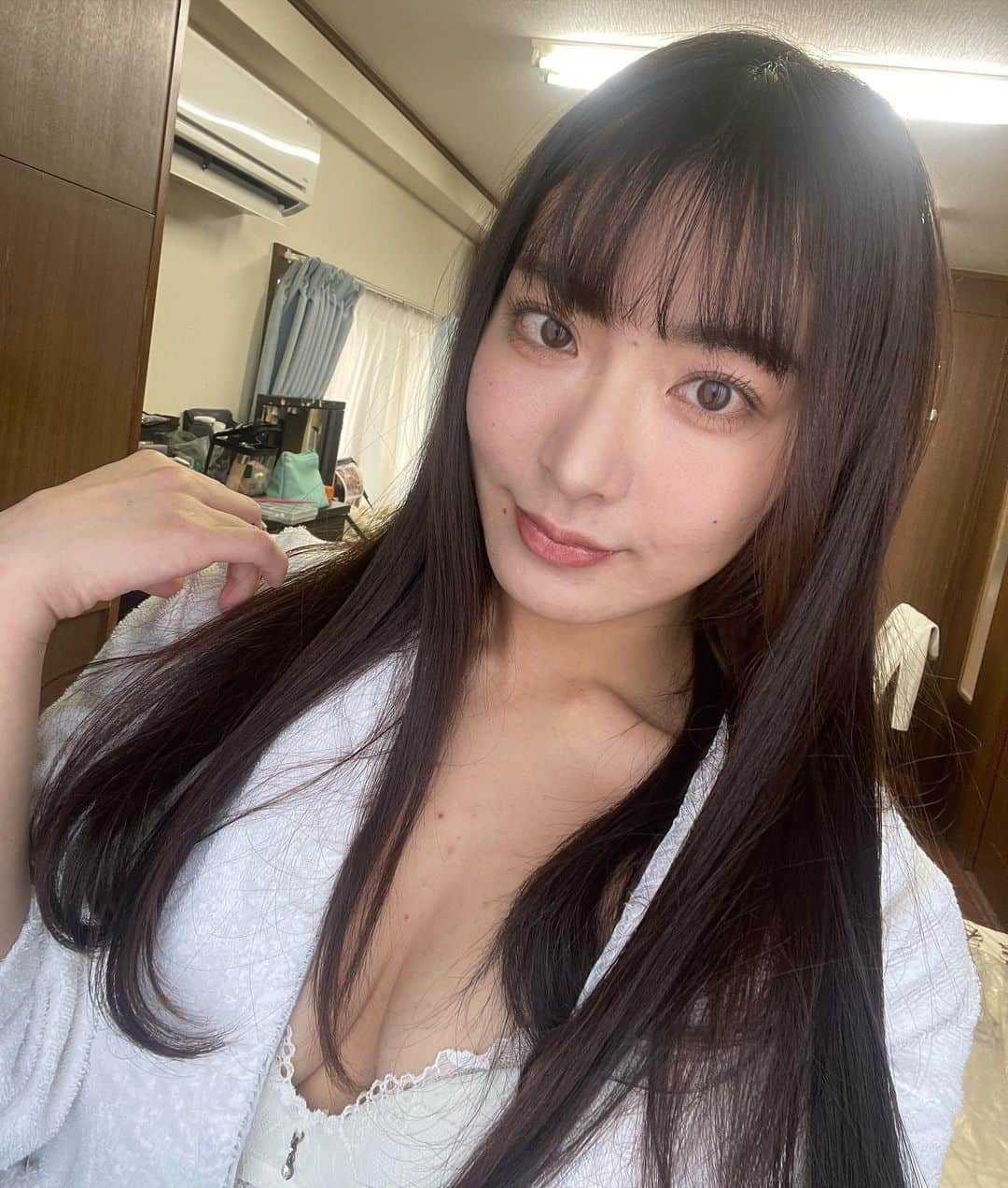 由愛可奈のインスタグラム：「2023も頑張らなきゃね！  応援してくれたら嬉しいなあ🥲」