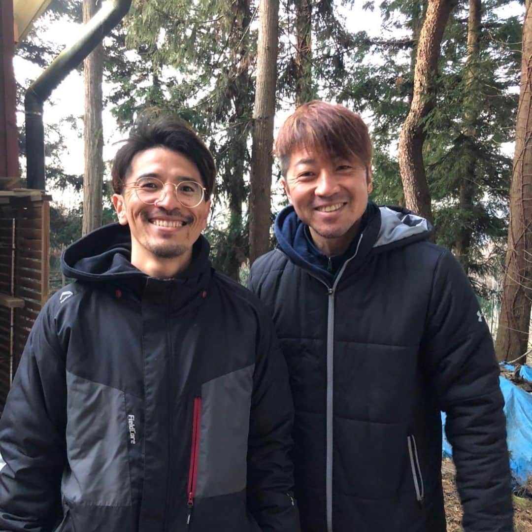 小椋祥平のインスタグラム：「. 懐かしい2ショット📸笑 . #小椋祥平  #高崎寛之  #モンテディオ山形  #信州ファームランド  #cueカフェ」