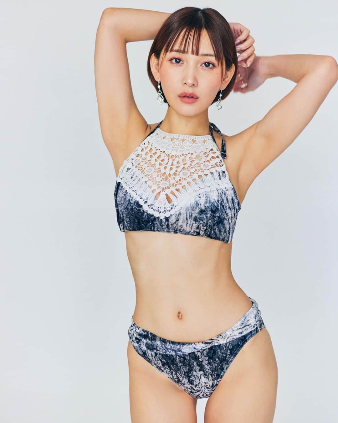 小島みゆのインスタグラム：「誤魔化す努力より 美しくなる努力。  それは筋トレとかじゃあなくて 自分の機嫌を自分でとる。 . . .  #インスタグラビア　　#instalove #follow #グラビア #扎心了 #like #tokyo #ootd #style #photo #sexybody #love #instagravure #맞팔 #关注 #东京 #model #Japanesegirl #photooftheday #tbt #igers #instadaily #lookgoodfeelgood #日系穿搭」