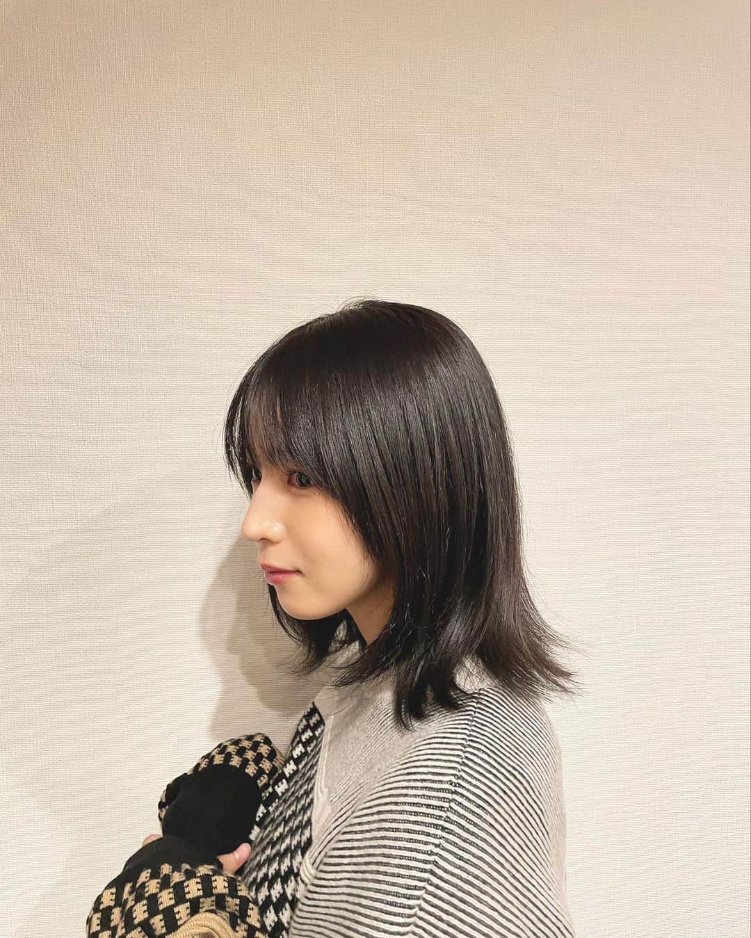 傳谷英里香さんのインスタグラム写真 - (傳谷英里香Instagram)「. やっとこ髪の毛伸びてきた☺︎ ミディアムとロングだとどちらがお好みです？」2月4日 21時10分 - erika_denya