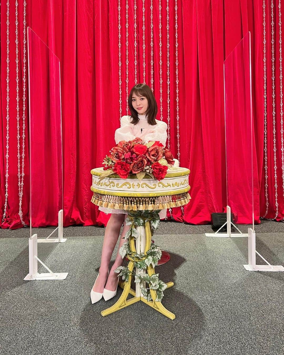 神部美咲のインスタグラム：「👑🐴馬好王国🐴👑  今年もやってきました‼︎  競馬界で活躍された方を 番組で勝手に表彰する企画✨✨  馬好王国 presents Umazukingdom Award👑🐴  今年も受賞者のみなさんに ご出演頂きました❣️  イケメン揃いです🙇‍♀️笑笑  ぜひ、ご覧ください💙  #馬好王国 #競馬 #UMAJO」