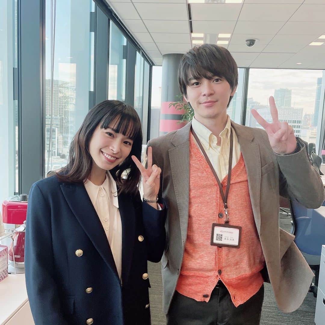 のインスタグラム：「なぎさだよ🌼  今夜23時からハマ蹴り第４話放送だよ🤍  ハマ蹴りで共演中のしゅん坊と🤭 同じホリプロなのー！  初めて見るよー！という方でも楽しめると思うので是非たくさんの方にご覧いただきたいです🤍」