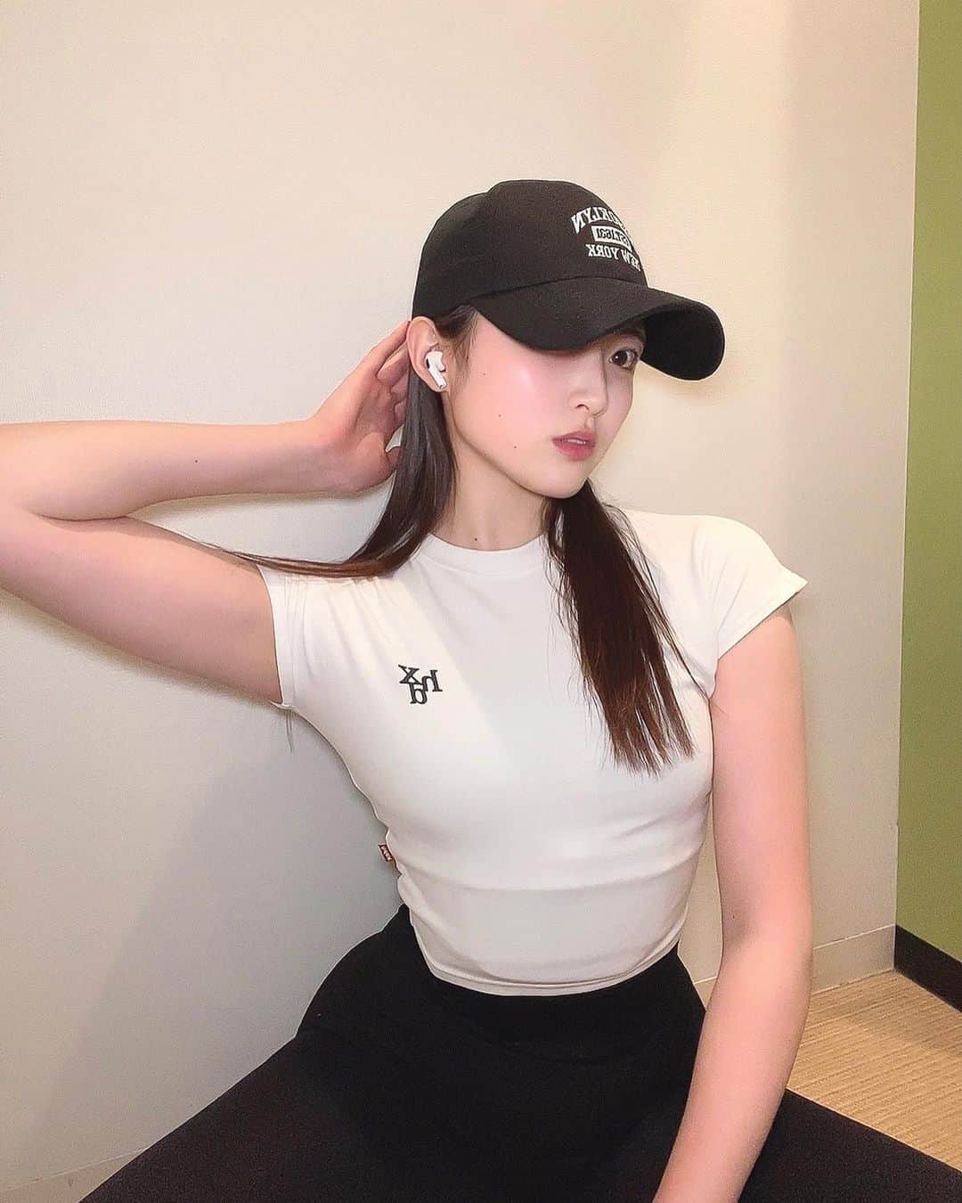 のインスタグラム：「まだまだ大きくならなければ🔥  #肩トレ#背中トレ#肩トレーニング#背中トレーニング#トレーニング女子#トレーニング#トレーニー#トレーニー女子#筋トレ#筋トレ女子#くびれ#美尻#美尻トレーニング#美尻女子#美尻トレ#ヒップアップ#ボディメイク#ボディメイク女子 #training#trainingday#fitness#fitnessgirl#workout#bodymake」