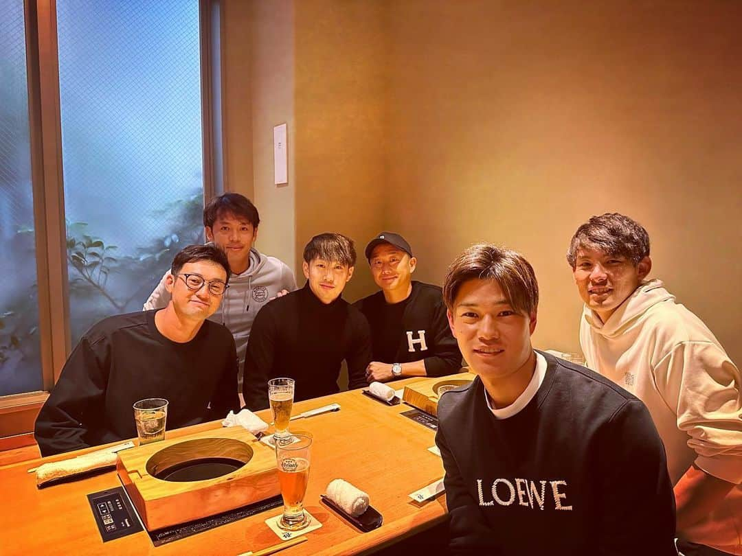 高梨裕稔さんのインスタグラム写真 - (高梨裕稔Instagram)「森永会！  明日から第2クール！ 頑張ります！  #しゃぶしゃぶ紺東町本店 @kou_higashimachi_honten #森永製菓inトレーニングラボ @morinagatraininglab」2月4日 21時55分 - nashiiii.14