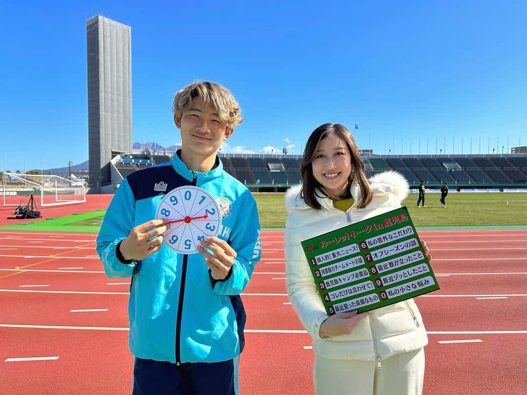 臼井佑奈さんのインスタグラム写真 - (臼井佑奈Instagram)「練習後の選手たちを直撃🎤 サッカー以外のお話しも聞いてきましたよ😆こちらも2/5(日)17時〜Dスポで！  ジュビロは古川陽介選手がたくさんお話ししてくれました〜🫰🏽静岡学園時代から取材させてもらってもう4年目☺️☺️☺️あっという間です。  #写真めちゃくちゃ綺麗🌋 #鹿児島キャンプ取材 #ジュビロ磐田 #古川陽介 選手 #静岡学園」2月4日 22時00分 - yuna_usui