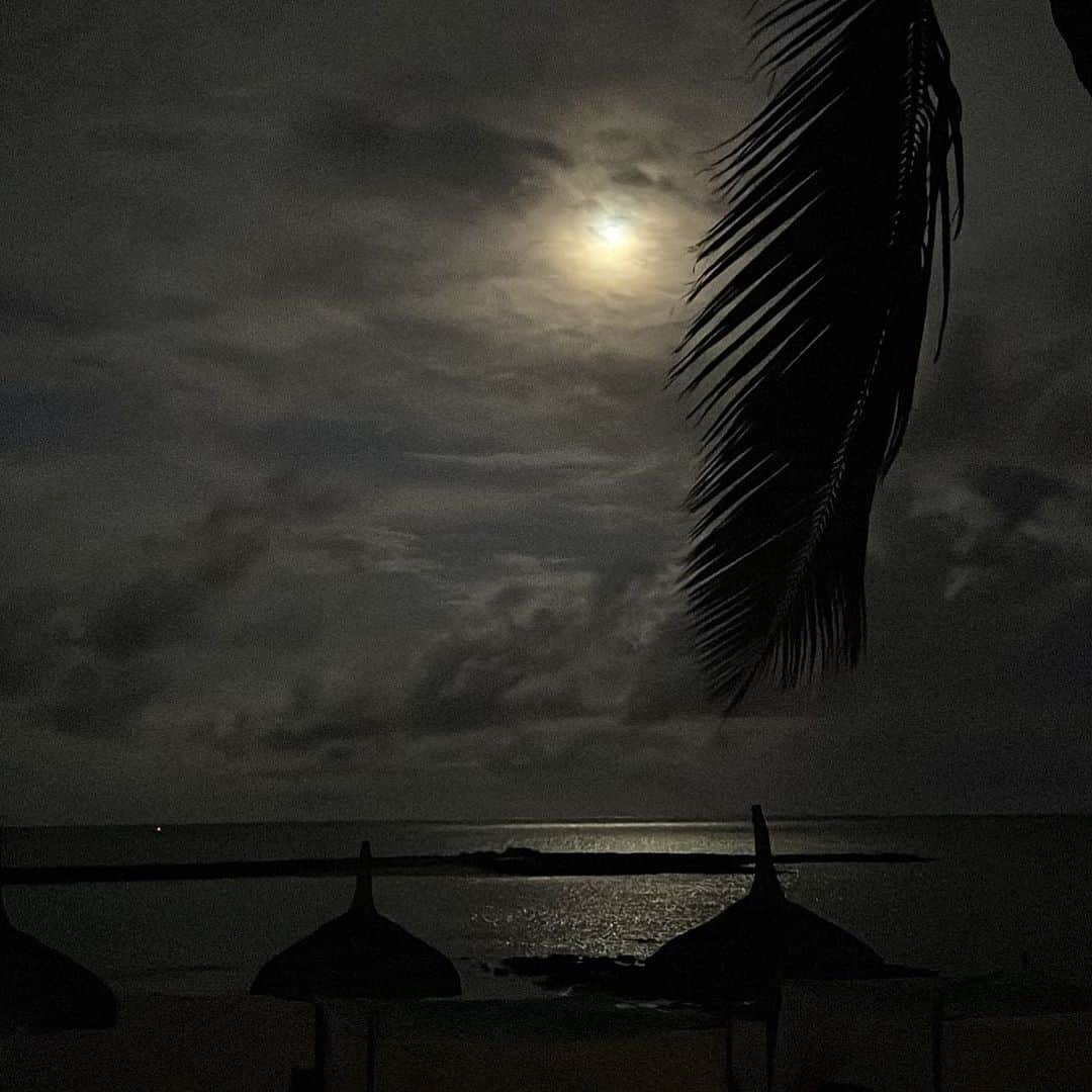 アルトゥール・ボルツのインスタグラム：「Live the best life you can have… Avoid caring about what they think  And thinking that they care…  #yourlife #boruc」