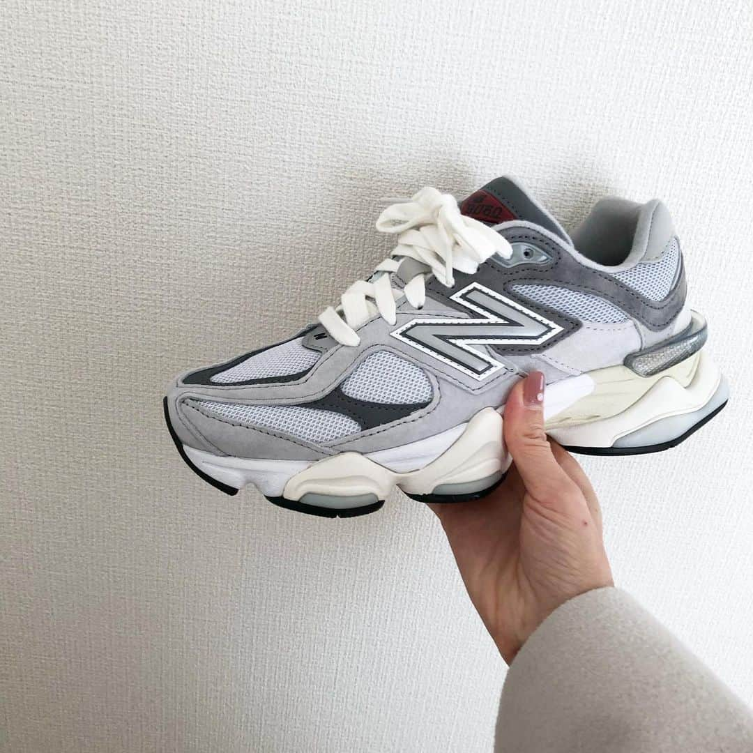 mai_1106さんのインスタグラム写真 - (mai_1106Instagram)「2023.2 * new balance / U9060 * ソール好き♡ * * *」2月4日 23時51分 - mai_1106