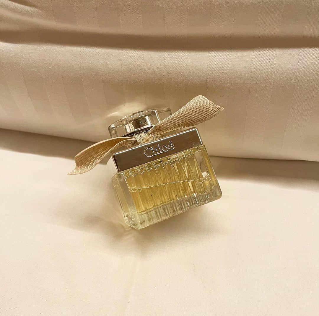 KAWABENIKIのインスタグラム：「最近一番使ってる香水🌙」