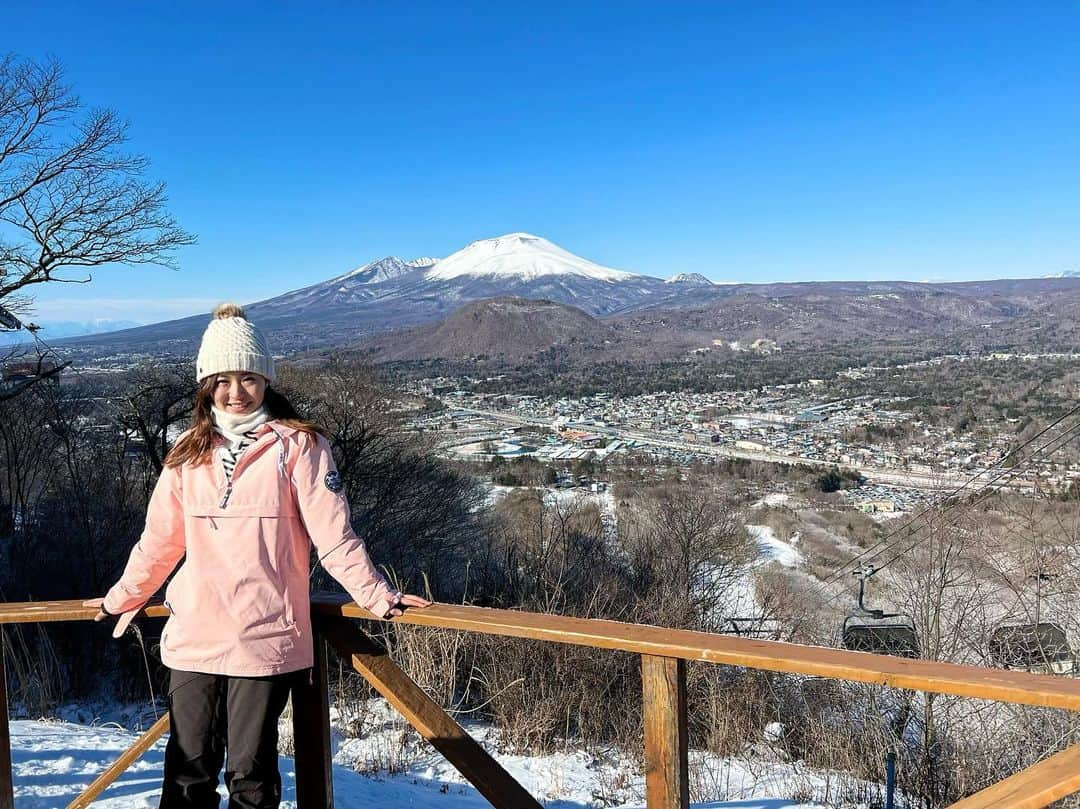 肥田佳菜子さんのインスタグラム写真 - (肥田佳菜子Instagram)「軽井沢旅行⛷⛄️ #軽井沢 #軽井沢プリンス #軽井沢プリンスホテルスキー場 #軽井沢アウトレット #スキー #スキー旅行 #お正月 #家族旅行」2月5日 12時02分 - hdknk87