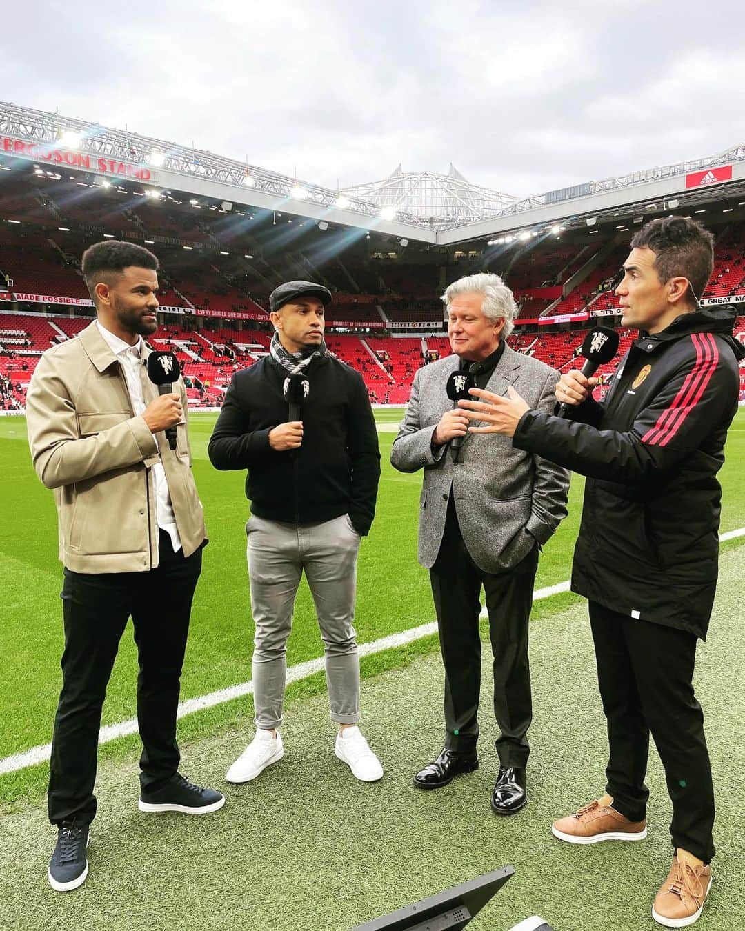 フレイザー・キャンベルさんのインスタグラム写真 - (フレイザー・キャンベルInstagram)「I’ve not been to old Trafford and see utd lose this season 😳 and long my it continue! Dramatic end to another good game 🙌🏾」2月5日 4時47分 - fraizercampbell