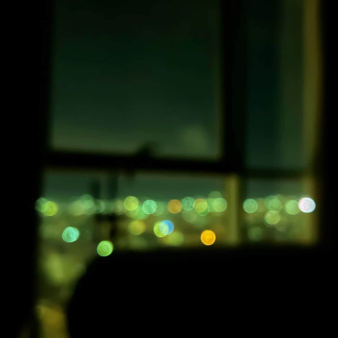 アイモリチリィのインスタグラム：「..alternative workplace   #nightview」
