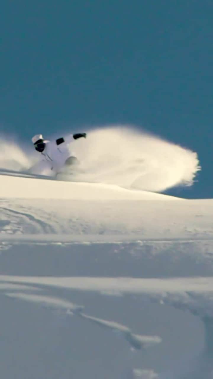 角野友基のインスタグラム：「A few shots from @yukikadono ‘s full part in @this_is_us_in ‘Day Job’ now playing on @shred_bots YouTube channel 📺   Filmed by myself & @jaredspieker   #DayJob」