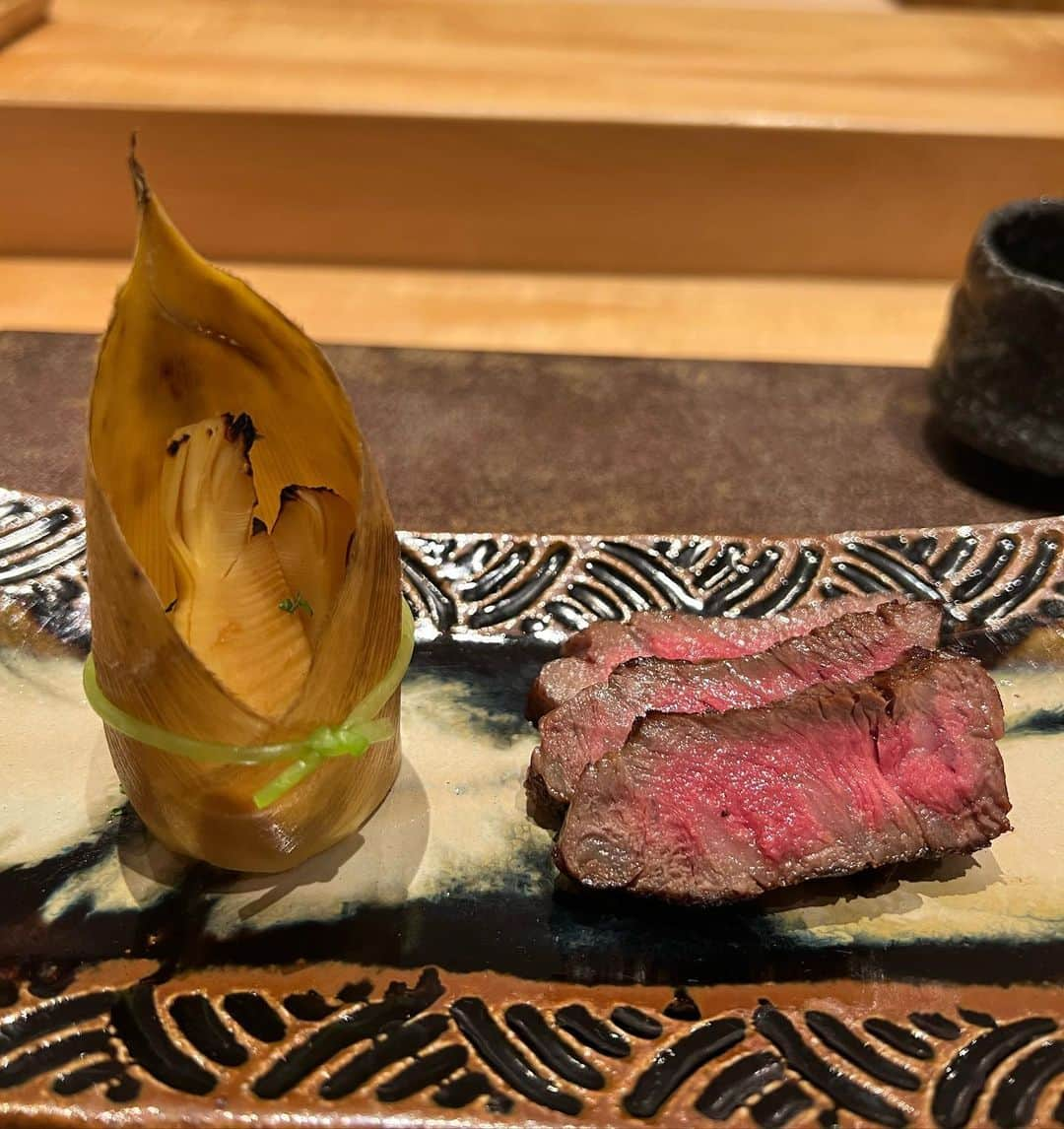 天本正通 さんのインスタグラム写真 - (天本正通 Instagram)「大好きな小熊さんへ😋 今回も季節感たっぷりの素晴らしいお料理の数々でした。 ご馳走さまでした🙏✨✨ 次回はゴルフ⛳️も一緒です。 チャンプ宜しくお願いします笑 @shinsuke_yamanaka_official  @daisukeshindo @ginza_koguma」2月5日 9時11分 - masamichiamamoto