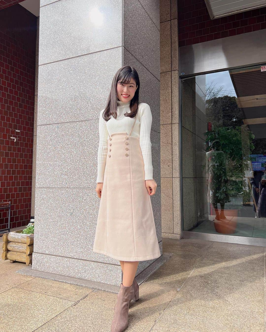 竹内里奈さんのインスタグラム写真 - (竹内里奈Instagram)「☀️ #ザサンデー千葉市 ありがとうございました🙋‍♀️ 来月もよろしくお願いします🌸 ・ ・ ・ ・ ・ ・ ・ #チバテレ #アナウンサー #女子アナ #女子アナコーデ #衣装 #ジャンパースカート #ニット #韓国ファッション #フリーアナウンサー #竹内里奈」2月5日 10時09分 - rina.takeuch