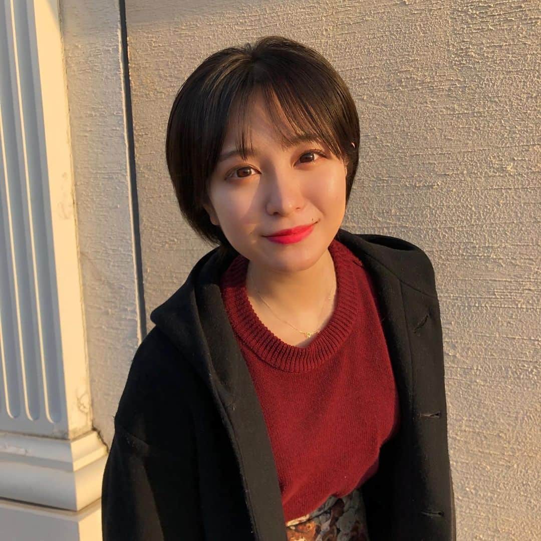 赤崎月香さんのインスタグラム写真 - (赤崎月香Instagram)「・ 少し前に髪を切ったんです♪ っていうご報告を夕日と共に」2月5日 10時29分 - tsukika_akasaki