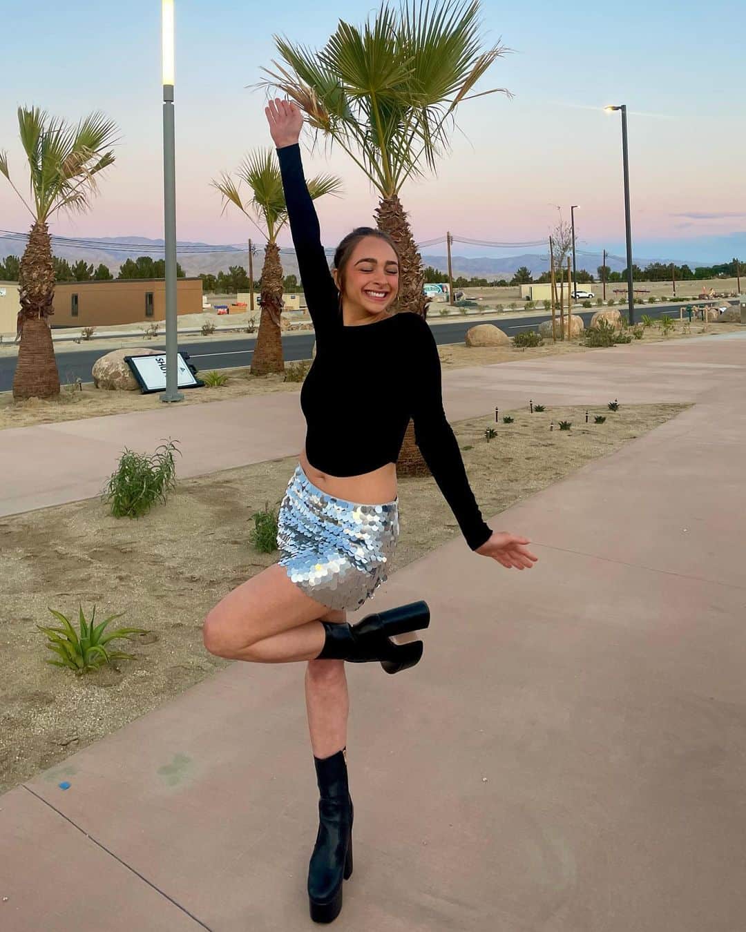 ペイトン・アーンストのインスタグラム：「Love On Tour. Palm Springs I. January, 2023.」