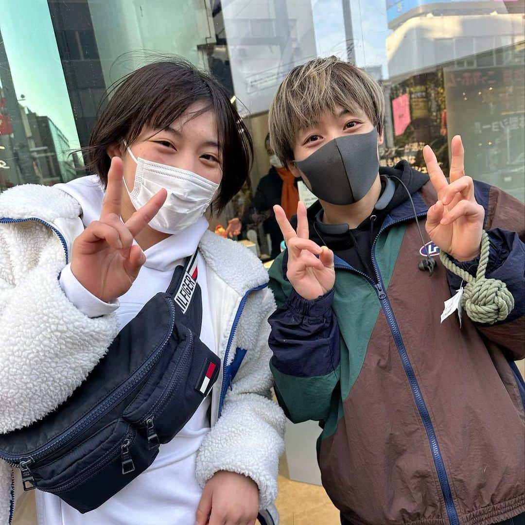 浜崎朱加のインスタグラム：「もうすぐ大学生とか信じられん。 また遊びに来てね！  #姪っ子」