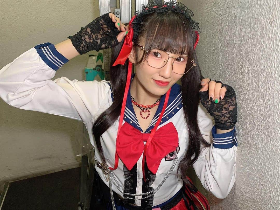 蒼井乃々愛のインスタグラム：「❤️🖤❤️🖤  #idol #アイドル #仮面女子 #セーラー服 #制服 #制服リメイク #セーラー服コスプレ #制服コスプレ #ヘッドドレス #ツインテール #メガネ女子 #めがねっこ #follow #fyp #japan #tokyo」