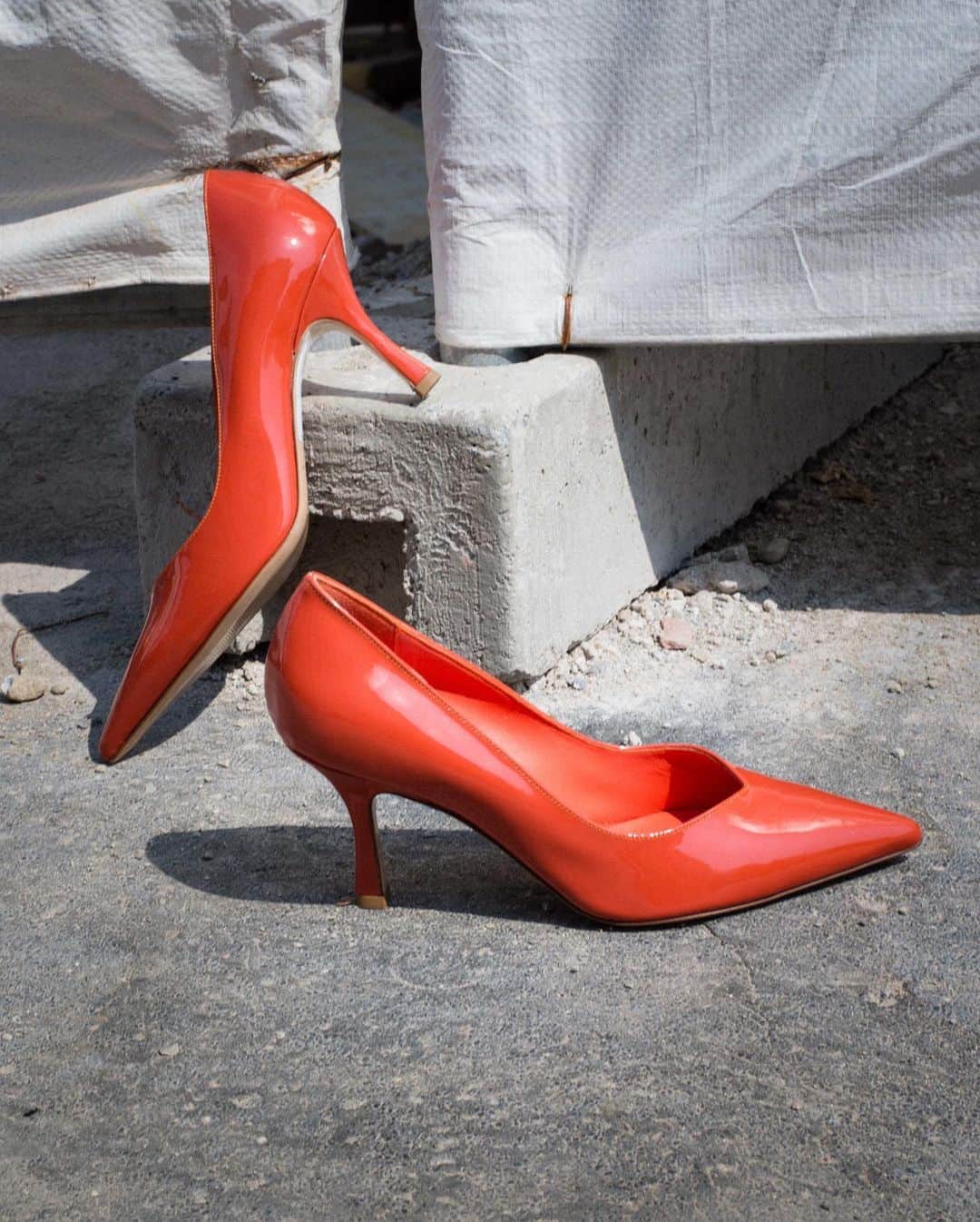 ジャンカルロパオリのインスタグラム：「Sunday means colours. Join now 40% OFF on all the creations. Shop the FW22 at GiancarloPaoli.com  #GiancarloPaoli #FallWinter22 #Collection #Woman #Shoes」